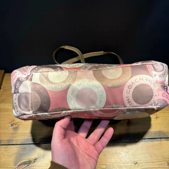 Coach Soho Hobo Snaphead 18440 Pink Logo Print Nylon Leather Shoulder Bag Y2K - Picture 4 of 7